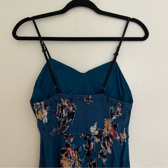 Blue/Turquoise floral summer dress with asymmetrical hemline, size small - Picture 4 of 10